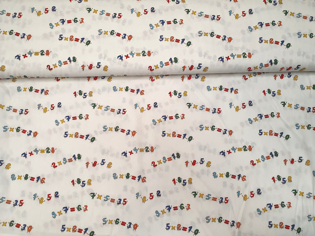 Baumwollstoff (Webware) in weiß mit Zahlen und Rechenaufgaben - Modemeter Stoffmarkt Trier   modemeter.de