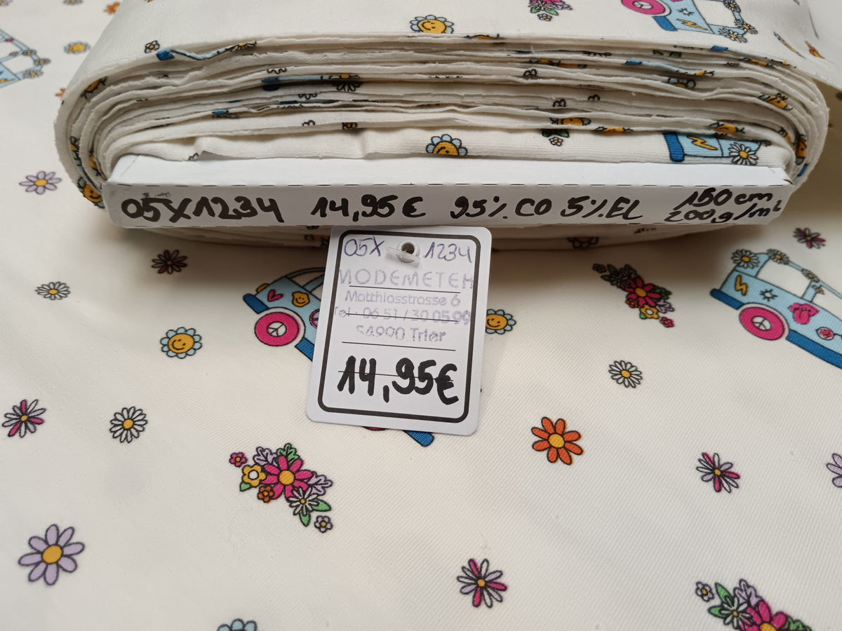 Flower Power - Kinderjersey im 70er Retro Look in weiß mit kleinen Blümchen und Bussen - Modemeter Stoffmarkt