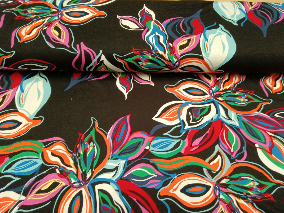Spektakulär - dieser weich fließende Modejersey aus Viskose in schwarz mit aufregenden Blüten - Modemeter Stoffmarkt