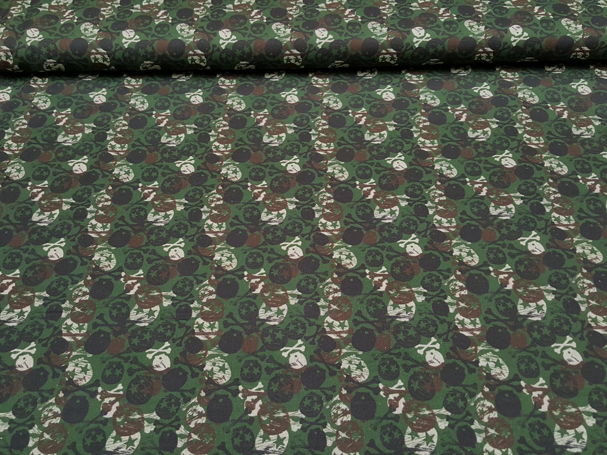 Baumwollstoff im Camouflage Look grün braun mit Totenköpfen - Modemeter Stoffmarkt Trier   modemeter.de