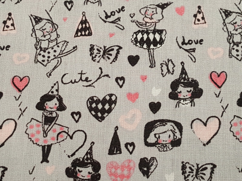 Baumwollstoff in hellgrau mit kleinen Harlekin Motiven - Modemeter Stoffmarkt Trier   modemeter.de