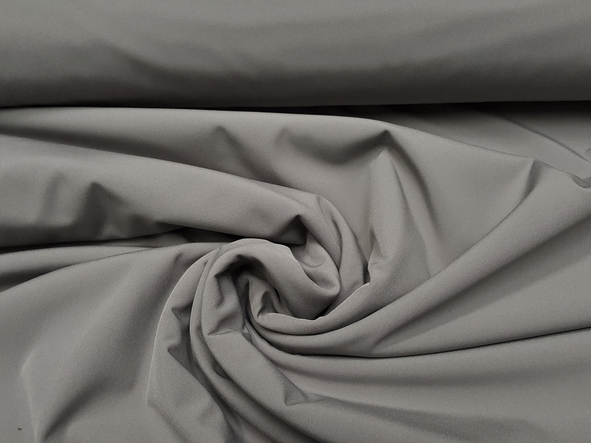 Einfarbiger Softshell in schwarz und grau aus Polyester und Elasthan - Modemeter Stoffmarkt Trier   modemeter.de