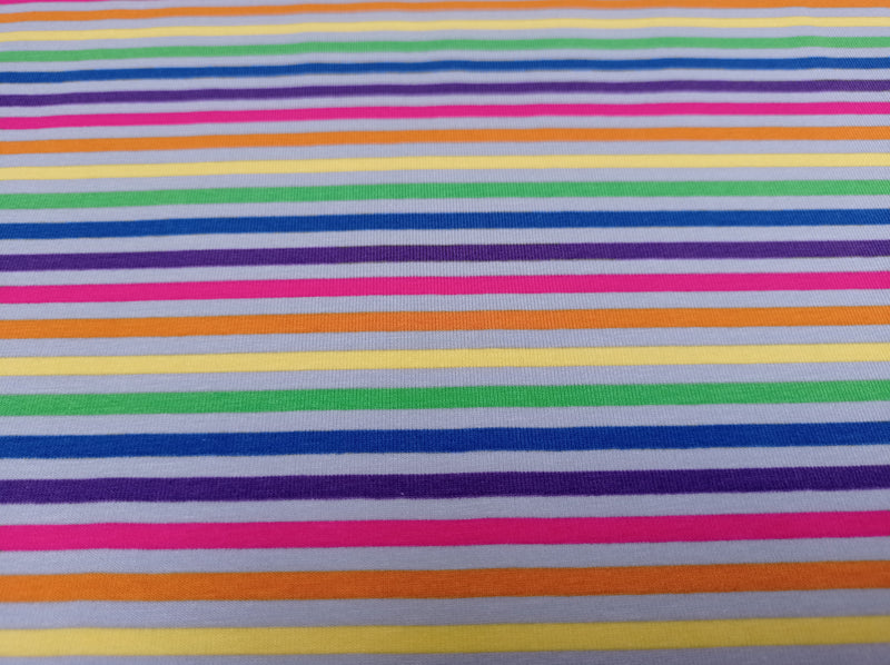 Baumwoll Jersey in hellgrau mit bunten Streifen - Modemeter Stoffmarkt Trier   modemeter.de