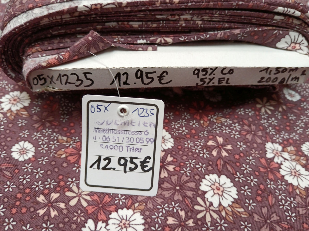 Verspielter Mode- und Kinderjersey aus Baumwolle in Mauve mit kleinen Blümchen - Modemeter Stoffmarkt