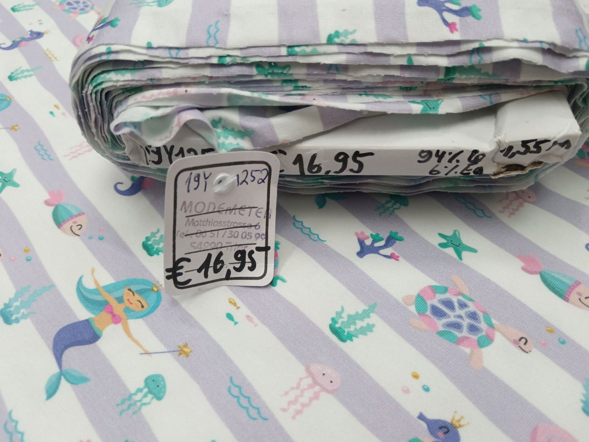 Niedlicher Baumwoll Jersey mit maritimen Motiven und Meerjungfrauen in flieder - weiß