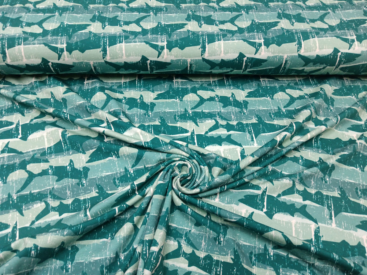 Maritimer Baumwoll Jersey in blau-grün mit Haien - digital bedrukt