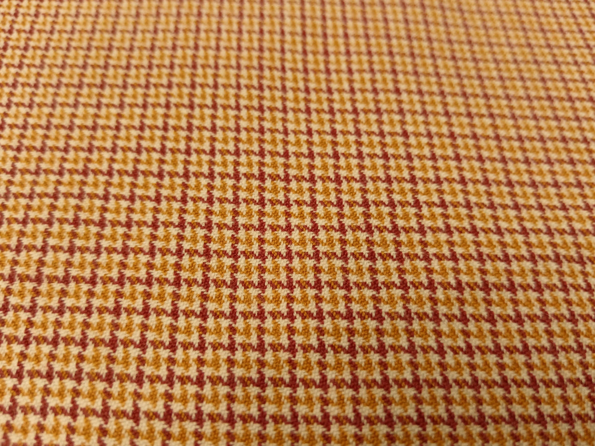 Elegantes Tuch aus Polyester mit Elasthan mit kleinen Karos in senf, ecru und lila