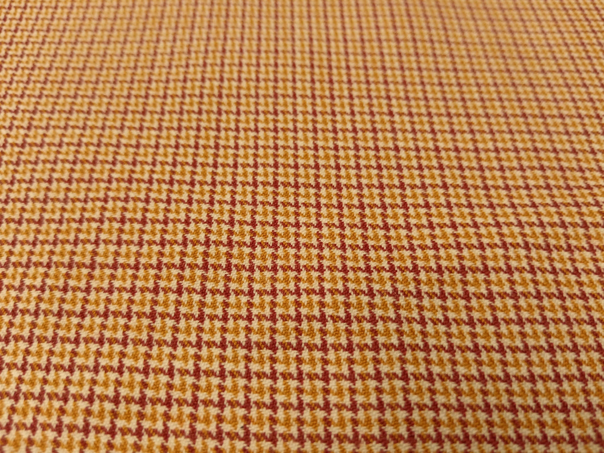 Elegantes Tuch aus Polyester mit Elasthan mit kleinen Karos in senf, ecru und lila