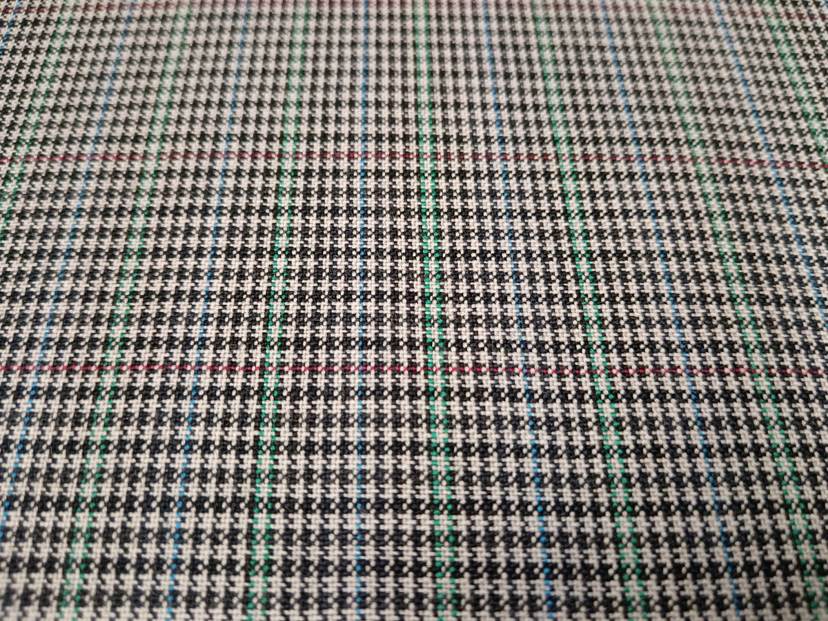 Klassisches Tuch - zeitlos elegant aus hochwertiger Schurwoll Mischung, der perfekte Business Look