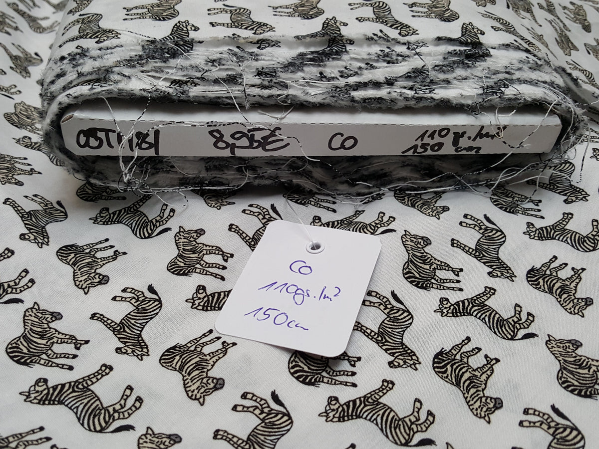 Baumwollstoff in grau weiß mit Zebras - Modemeter Stoffmarkt Trier   modemeter.de