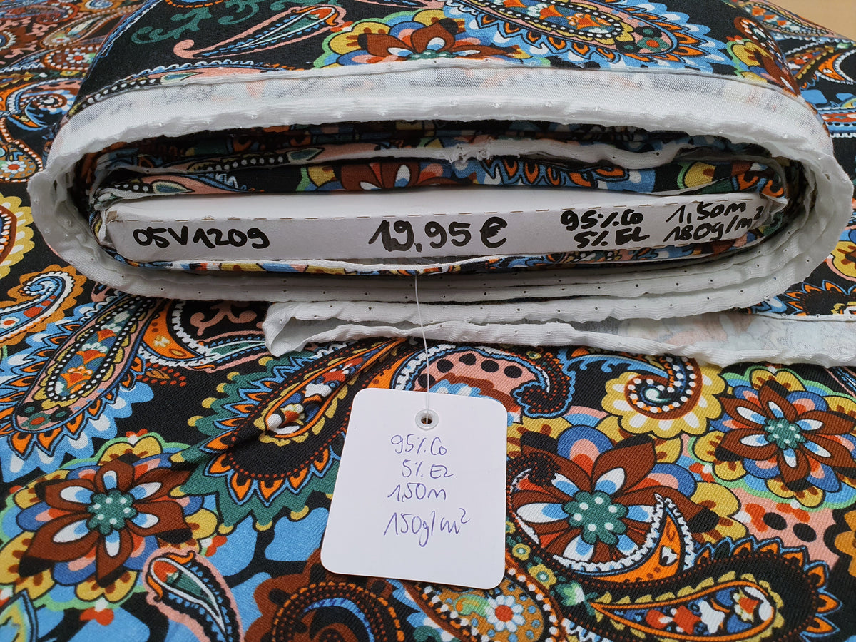 Fröhlicher, bunter Baumwoll Jersey in schwarz mit Paisley Muster im Digitaldruck - Modemeter Stoffmarkt Trier   modemeter.de