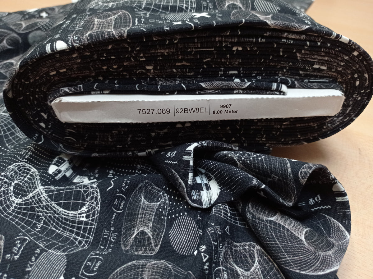 Kuscheliger French Terry Sweat in schwarz mit Mathe Formeln und Berechnungen - Modemeter Stoffmarkt Trier   modemeter.de