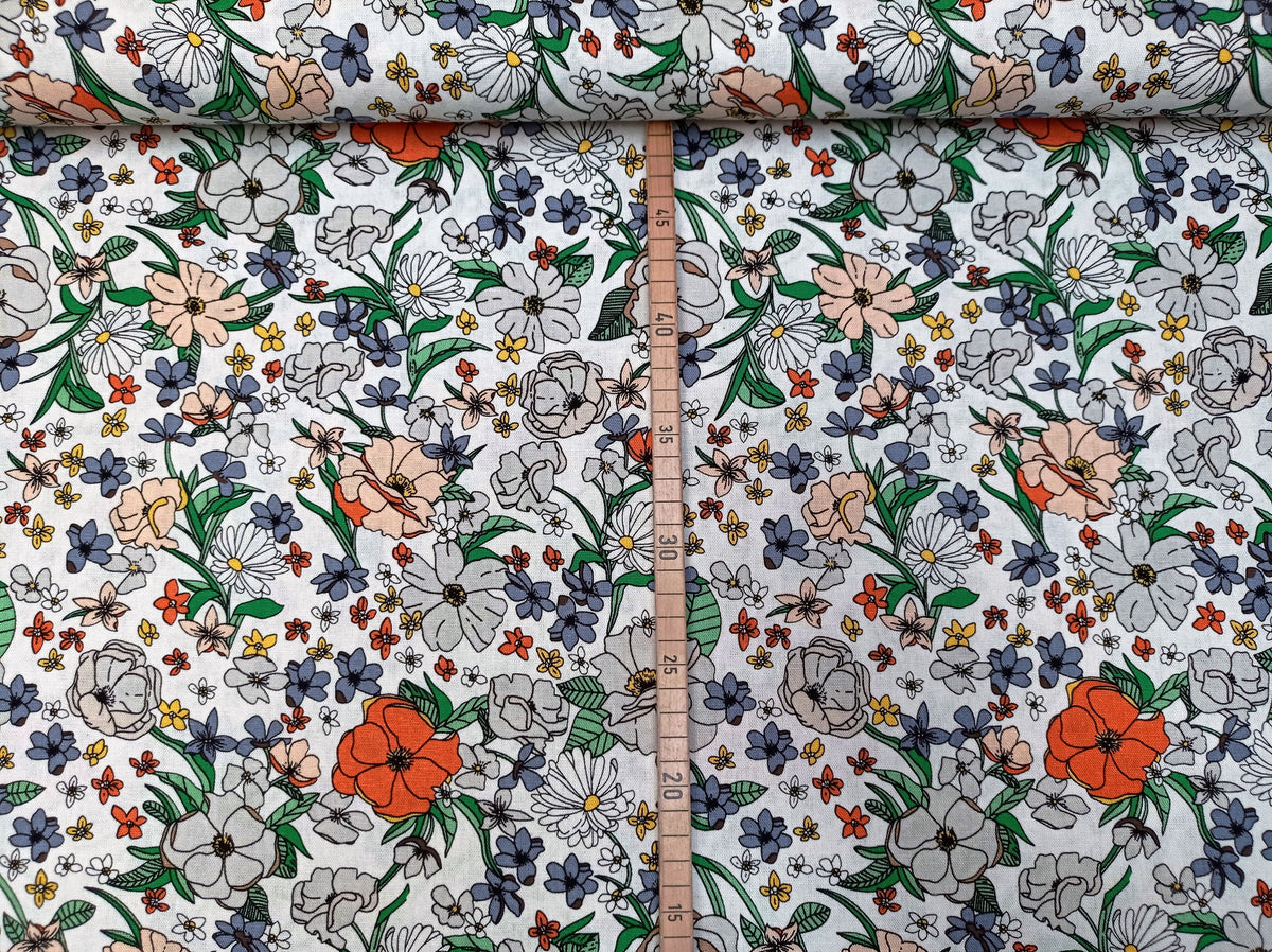Floraler Sommerstoff in ecru mit bunten Blüten aus Viskose Leinen - Modemeter Stoffmarkt Trier   modemeter.de