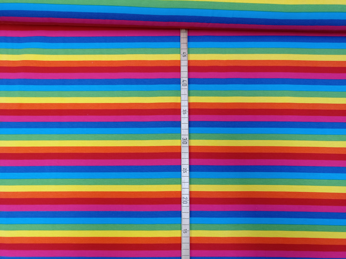 Toller Baumwoll Jersey mit Streifen in allen bunten Regenbogenfarben - Modemeter Stoffmarkt Trier   modemeter.de