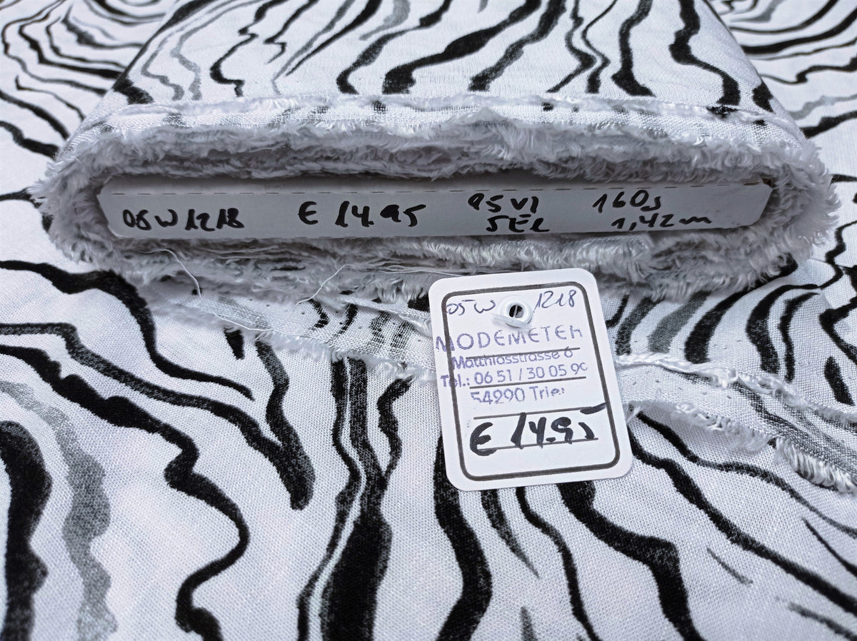 Blusenstoff in weiß - schwarz aus dehnbarer Viskose im Zebramuster - Modemeter Stoffmarkt Trier   modemeter.de