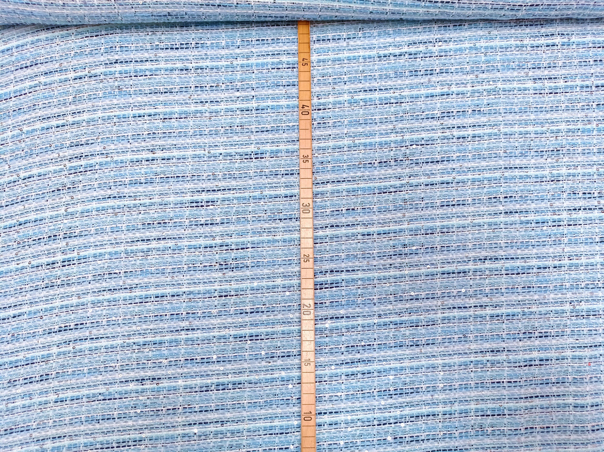 Italienischer Jackenstoff aus Baumwoll Mischgewebe in hellblau mit Pailetten - Modemeter Stoffmarkt Trier   modemeter.de