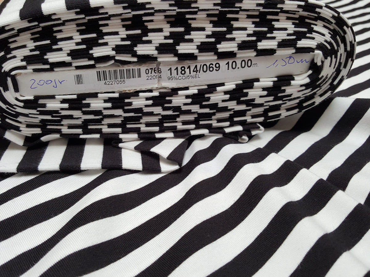 Baumwoll Jersey mit 1 cm breiten Streifen in schwarz weiß - Modemeter Stoffmarkt Trier   modemeter.de